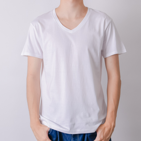 身長156cm (XSサイズ) VネックTシャツ (TRUSS)