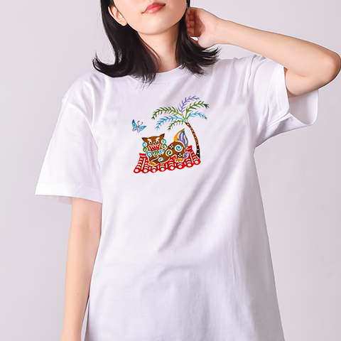 紅型柄屋根の上のシーサー（&yen;2,515）