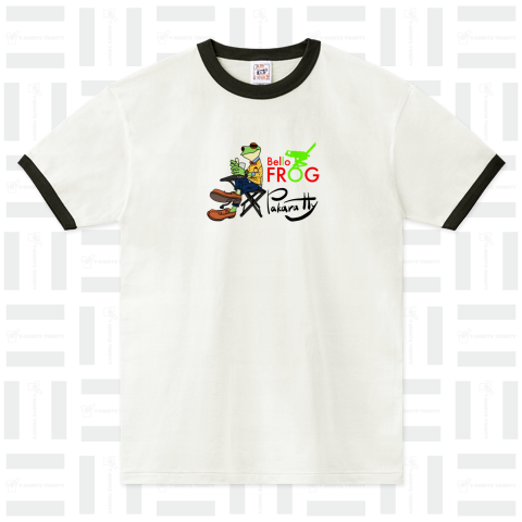 Bello FROG Tシャツでカフェ