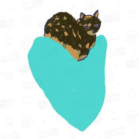 ハートに見えるクッションとサビ猫