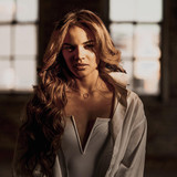 Leslie Grace