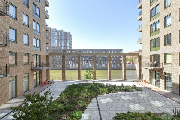 Bert Haanstrakade 692