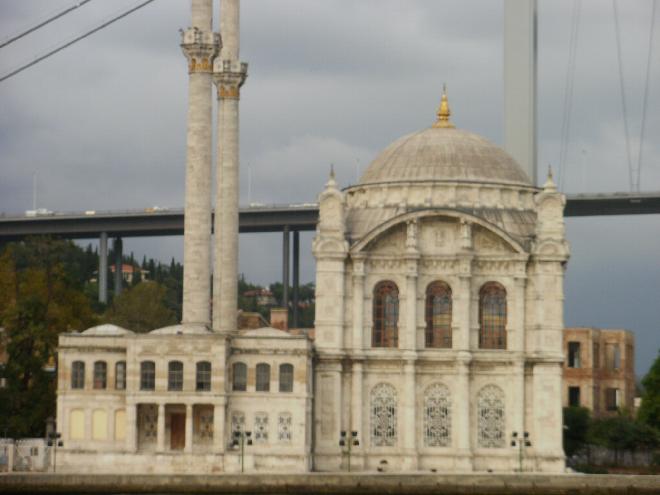 Bezmi-î-Âlem Valide Sultan camii 3