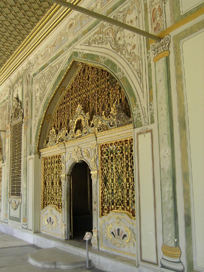 Top Kapý  Palace - The Imperial Council Hall 9