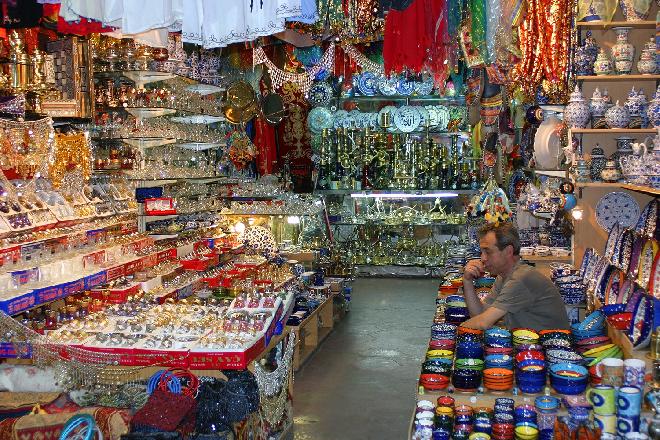 Another shop in Mısır Bazaar