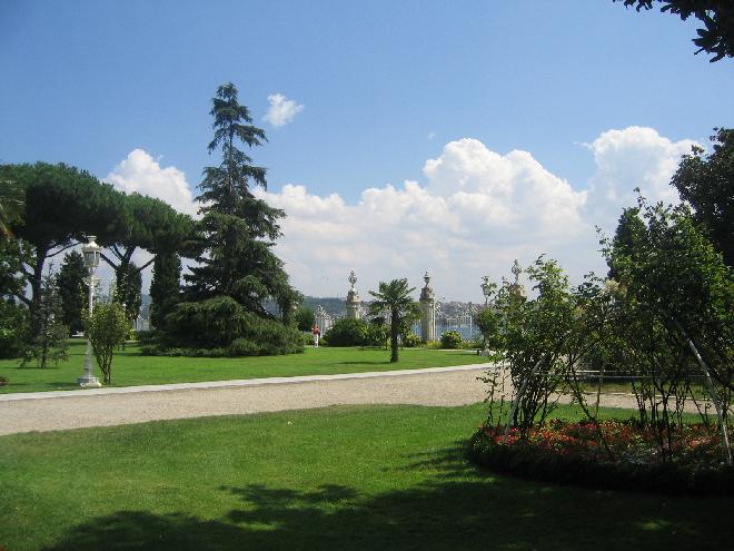 Dolmabahçe Palace - Garden