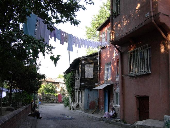 Women talking in Fener