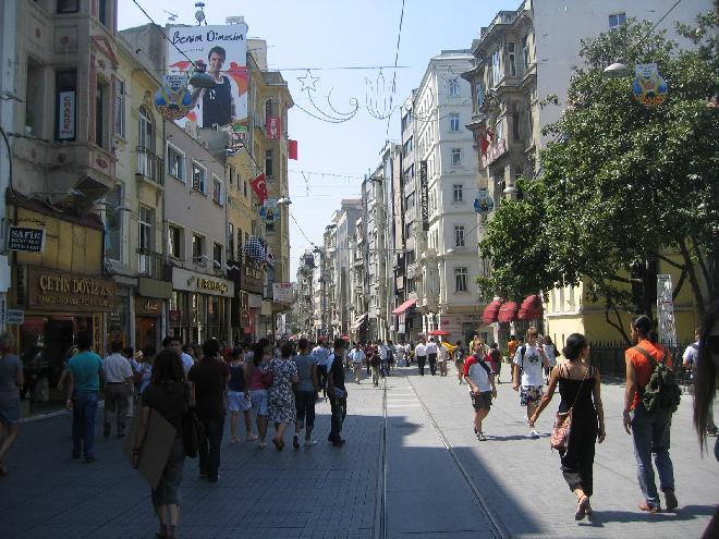 İstiklal Avenue - İstiklal Caddesi