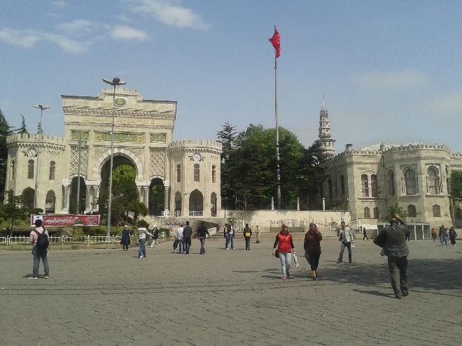 Gate of Istanbul University