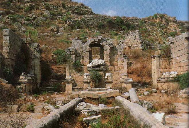 Perge - Ruins of the fountain