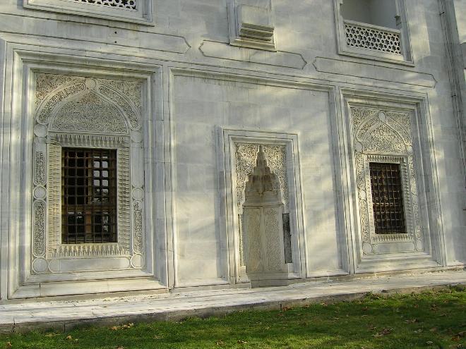 The windows of Green Mosque (Yesil Camii) 2