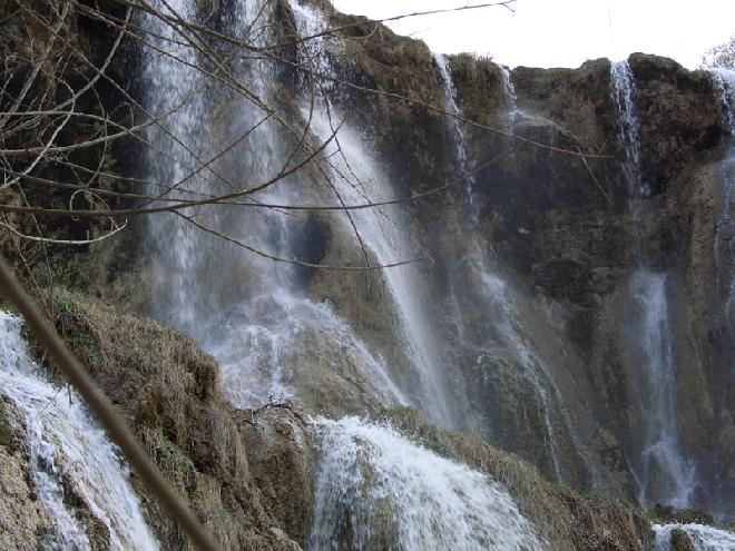 Girlevik Falls