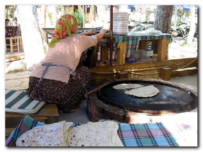 Making Gözleme