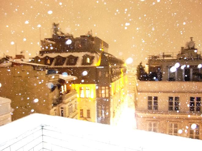 Good evening, snowy Istanbul