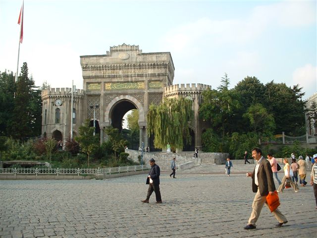 The entrance to Istanbul University