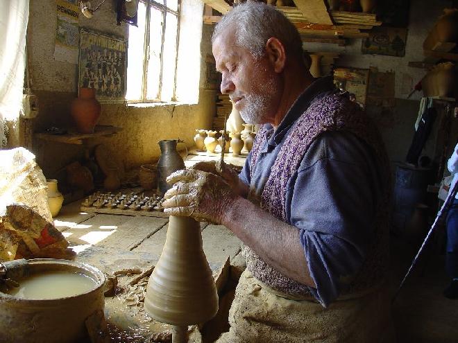 Potter maker