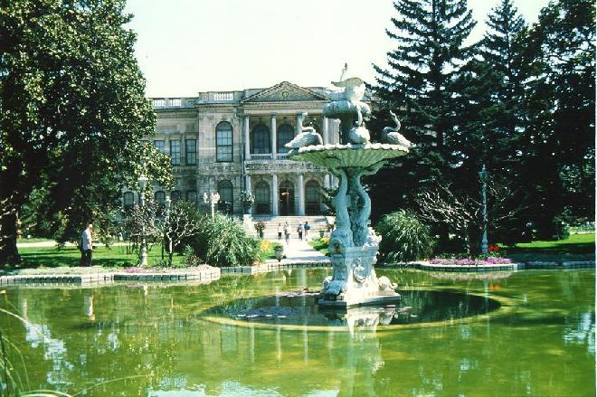 Dolmabahce Palace pool