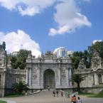 Dolmabahçe Sarayı - the gate