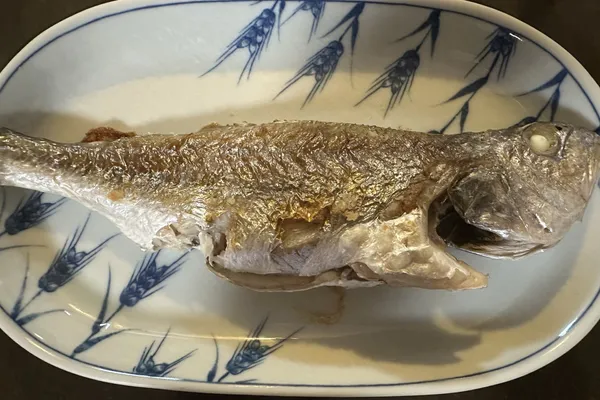 イシモチの塩焼き