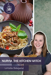 Nuryia, the Kitchen Witch - Letscho-Bolognese