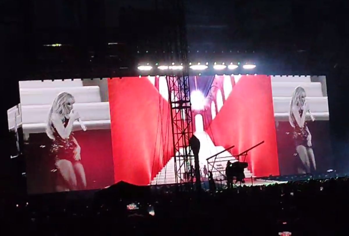 Los miles de fans disfrutaron de la actuación de Taylor Swift