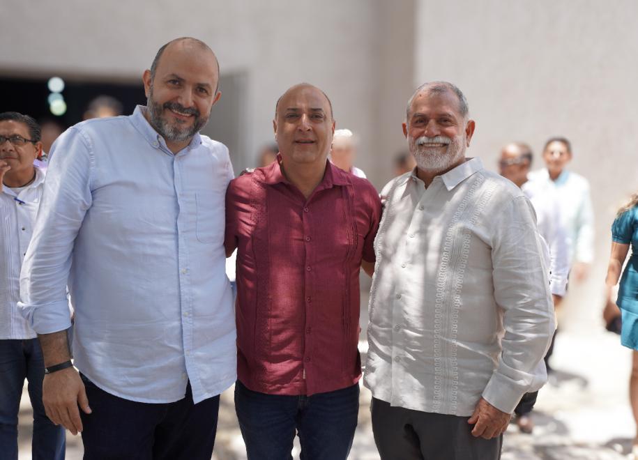Rector del CUCosta y alcalde