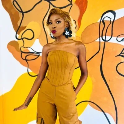 @ADELLEO - Twitter Account Stats