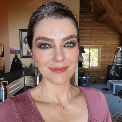 @AdrianneCurry - Twitter Account Stats