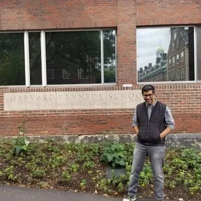 @alikhizar - Twitter Account Stats