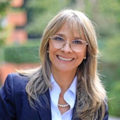 Ángela María Calderón F.