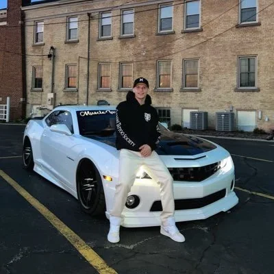 @Austinskate32 - Twitter Account Stats