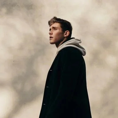 @CharlieJones - Twitter Account Stats