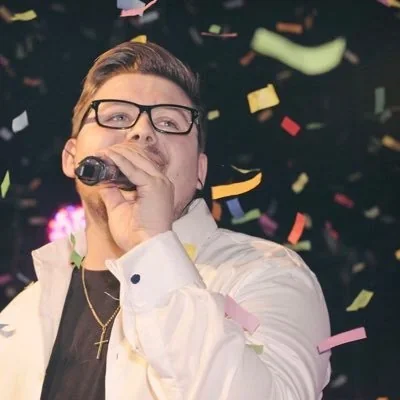 @CheChesterman - Twitter Account Stats