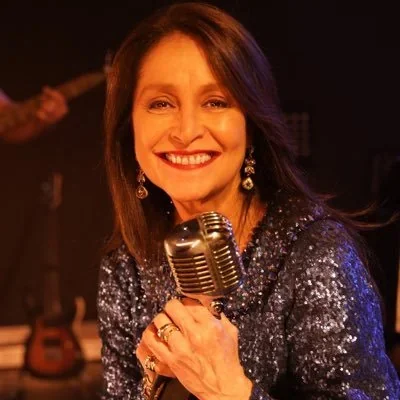@DanielaRomoWeb - Twitter Account Stats