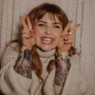 @HelenAnderz - Twitter Account Stats
