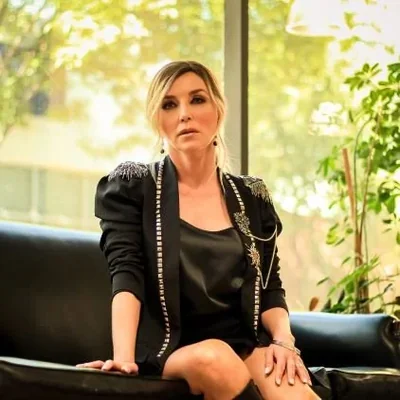 @LauraFloresMx - Twitter Account Stats