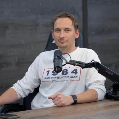 @Lukewearechange - Twitter Account Stats