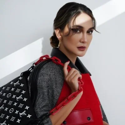 @LunaMaya26 - Twitter Account Stats