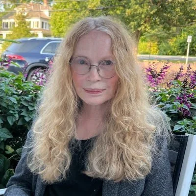 @MiaFarrow - Twitter Account Stats