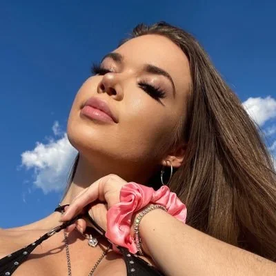 @MorganLuxx - Twitter Account Stats