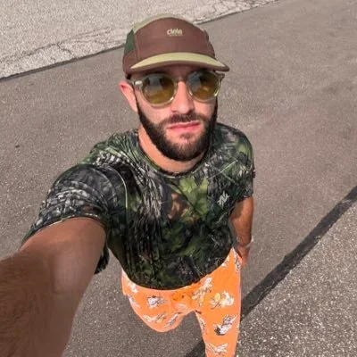 @MrWoofless - Twitter Account Stats