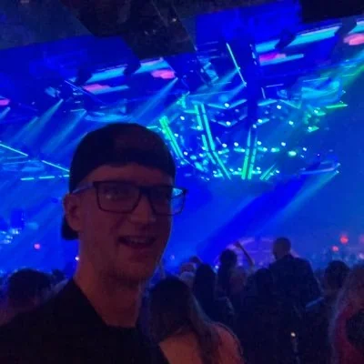 @Muzzafuzza - Twitter Account Stats