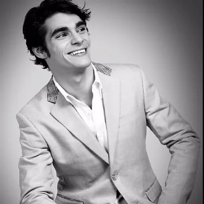 @RjMitte - Twitter Account Stats
