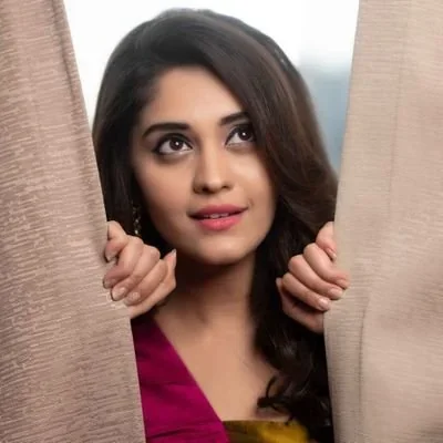 @Surbhiactress - Twitter Account Stats
