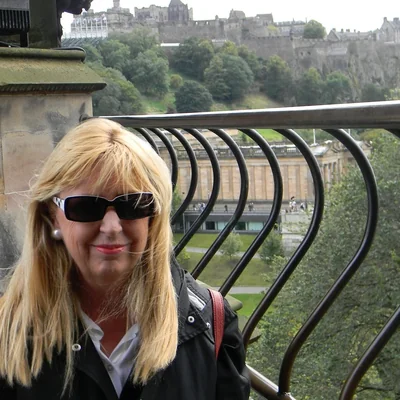 @SusanDelacourt - Twitter Account Stats