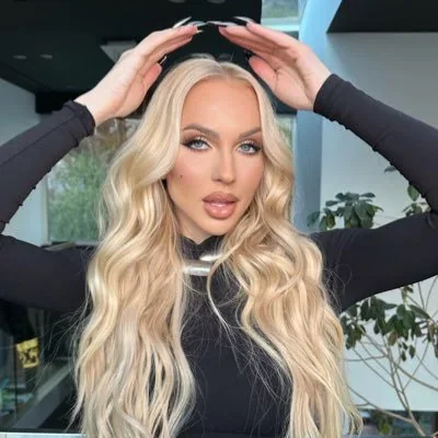 @XtineQuinn - Twitter Account Stats