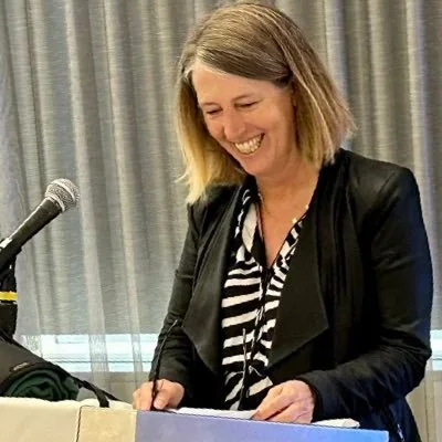 @zephyrteachout - Twitter Account Stats