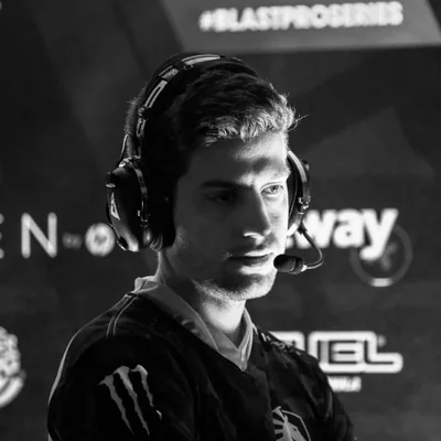 @adreN_Hoag - Twitter Account Stats