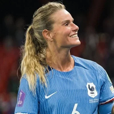 @amandinehenry6 - Twitter Account Stats