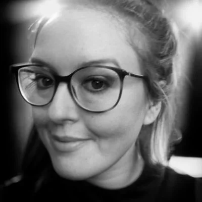 @amberdebotton - Twitter Account Stats